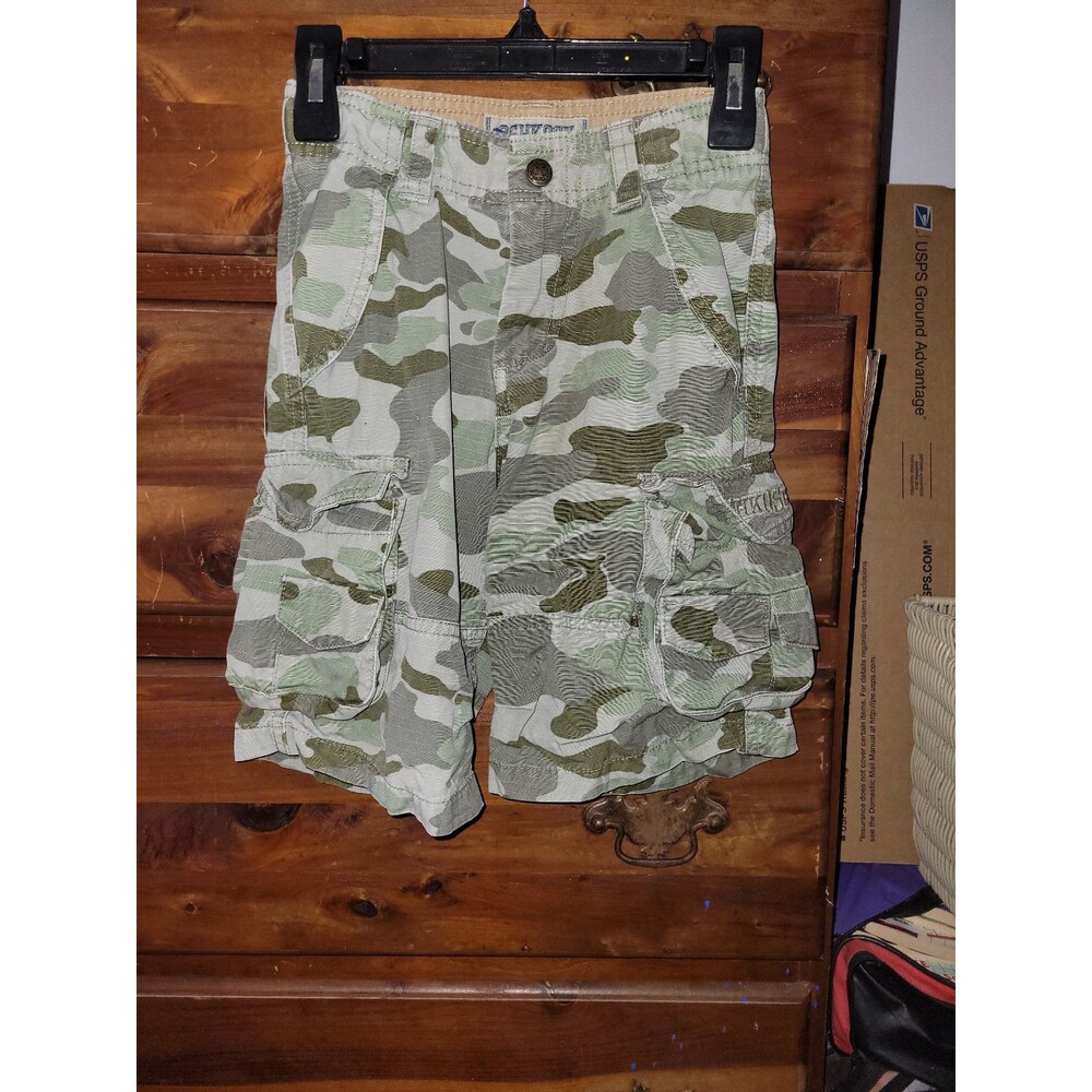 Boys size 5 cargo shorts (AH17)